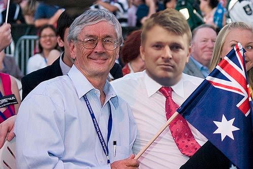 DLnRq0GUMAEgwKW.jpg-large